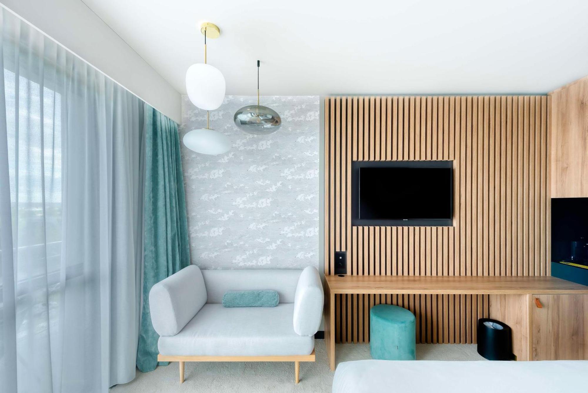 Golden Tulip Lyon Ouest Techlid Hotel & Spa Limonest Zewnętrze zdjęcie