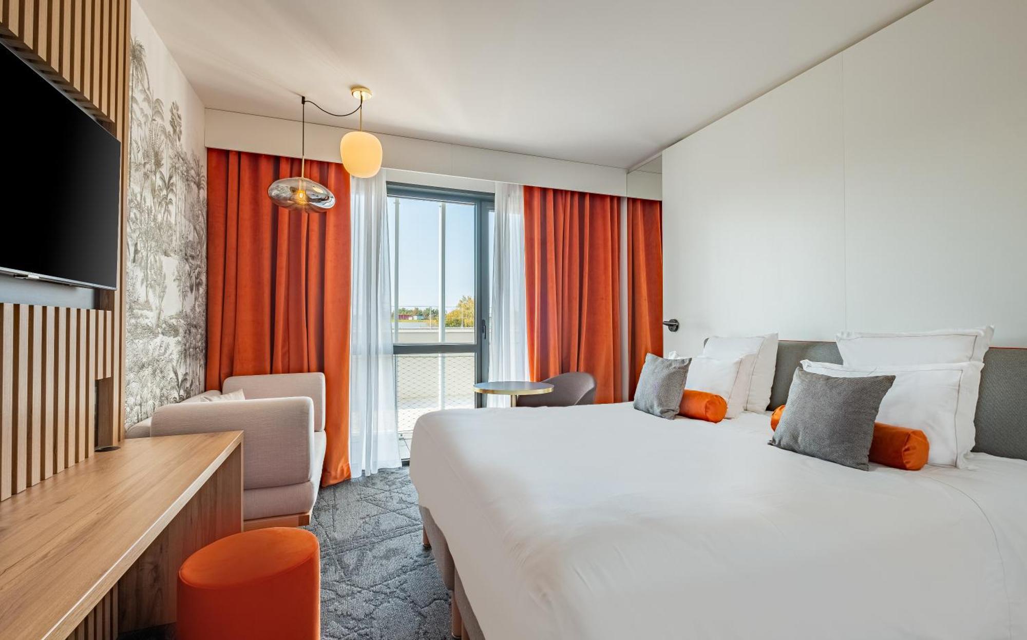 Golden Tulip Lyon Ouest Techlid Hotel & Spa Limonest Zewnętrze zdjęcie